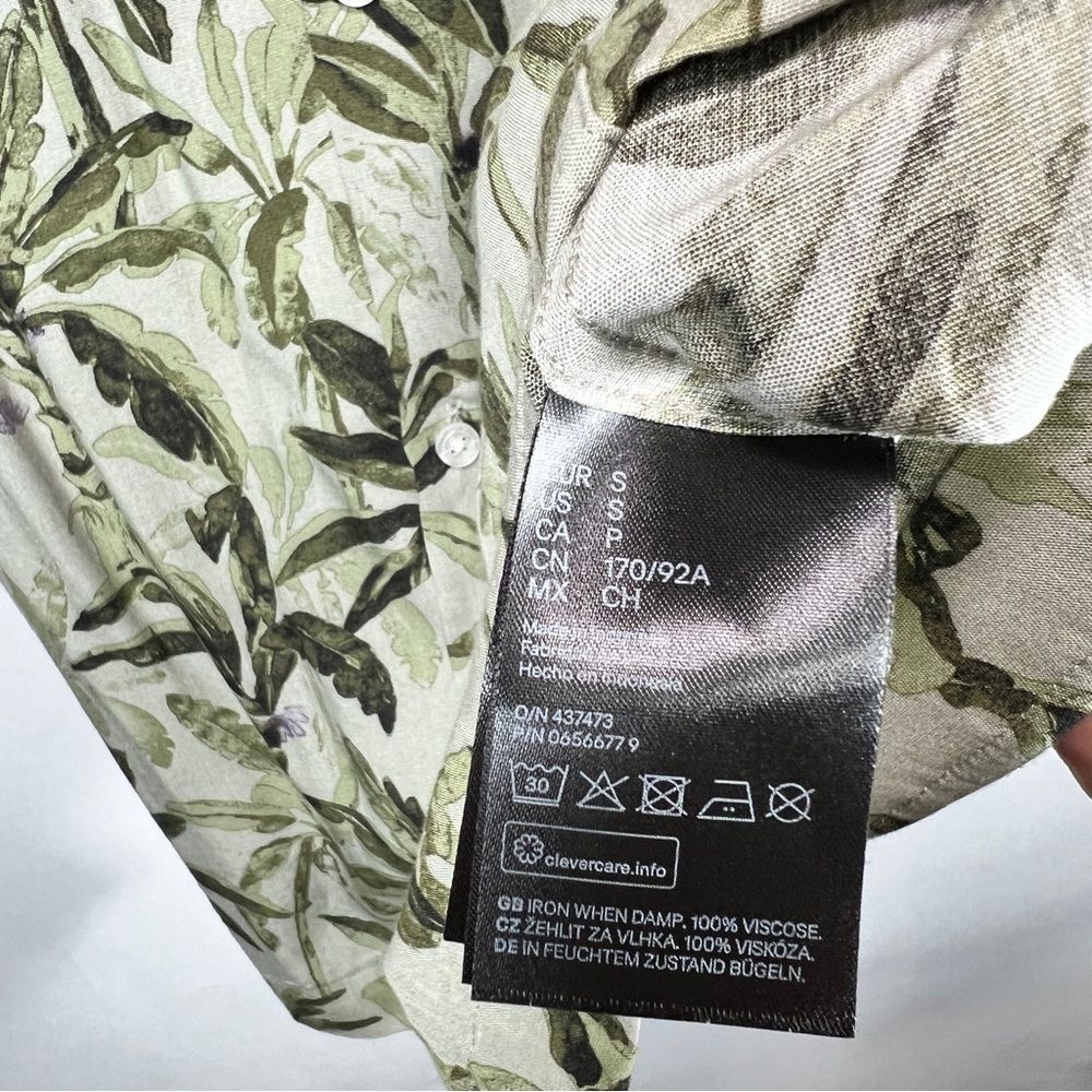 Men’s H&M Khaki Green Relaxed Fit Patterned Resort Shirt, Size: Small - Picture 10 of 11